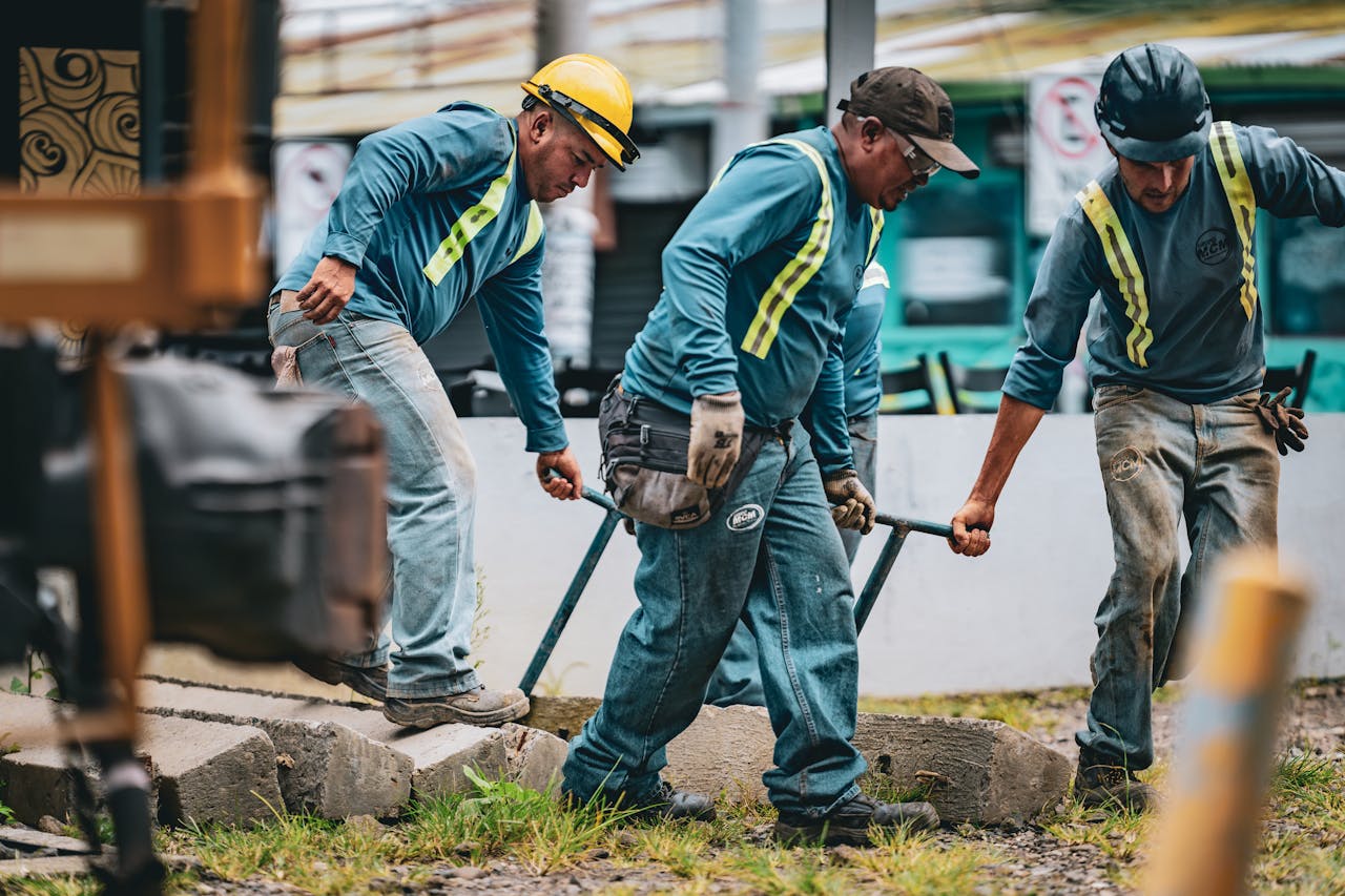 Inicio Team of construction workers collaborating on a project in San José, Costa Rica.
